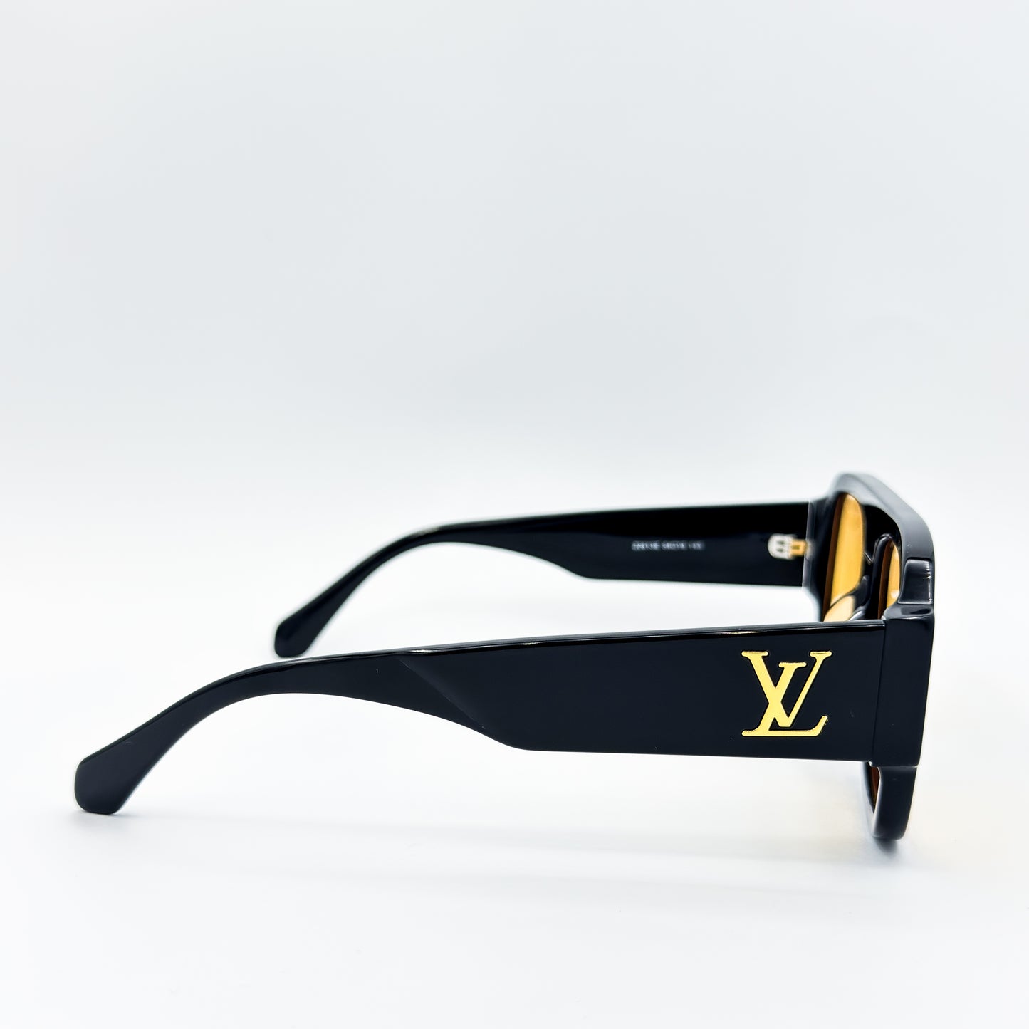 OA Louis Vuittion Clash Pilot