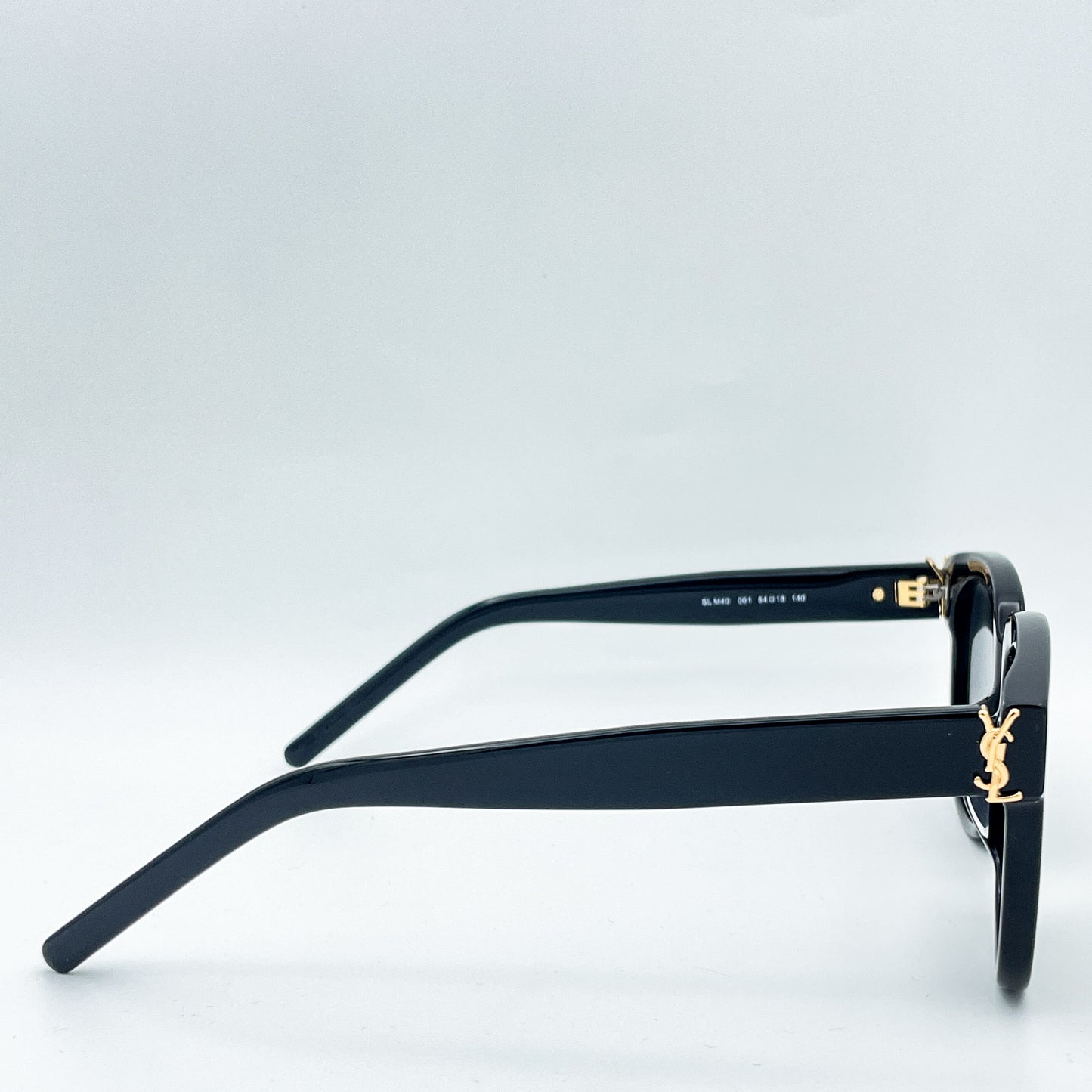 YSL Saint Laurent Monogram M40