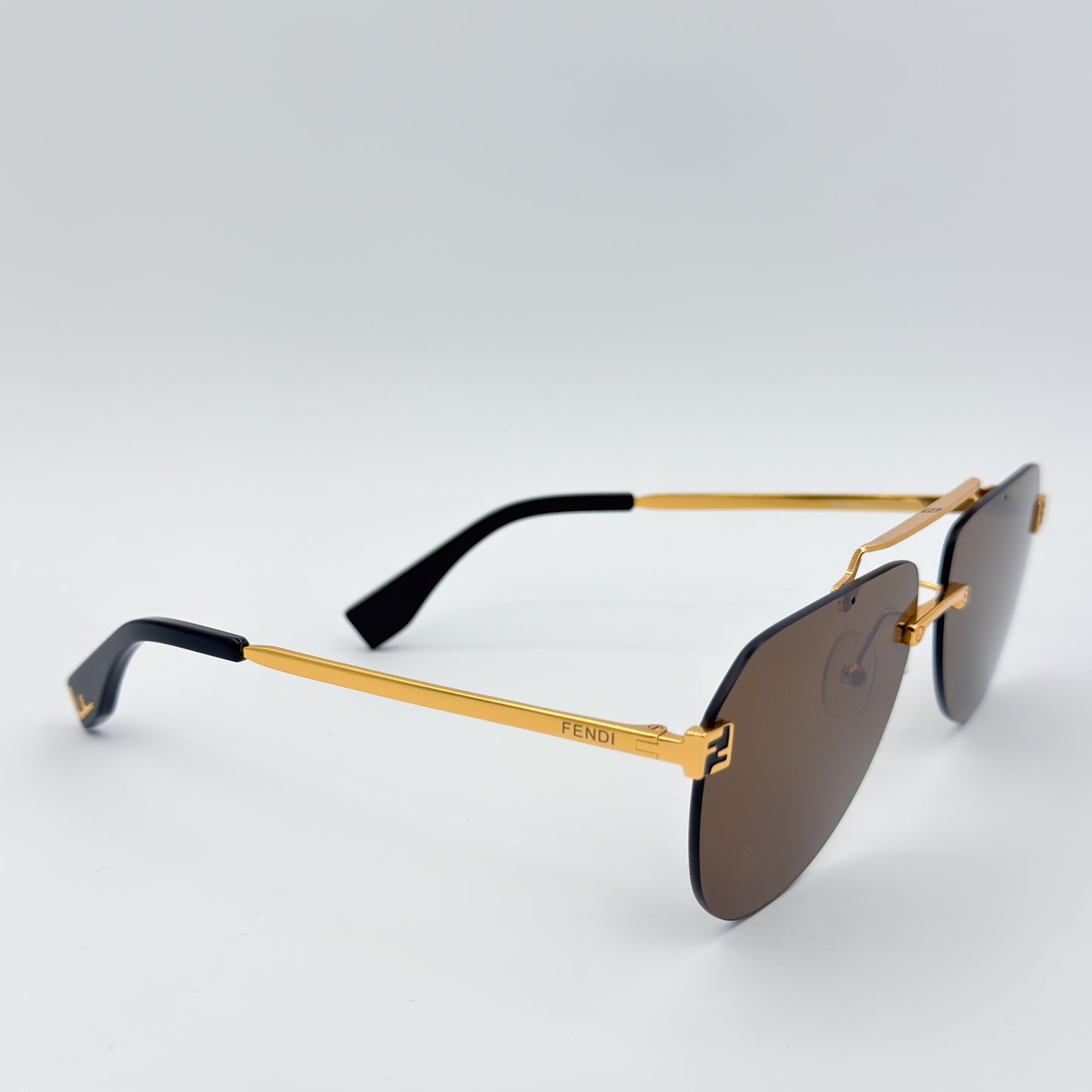 OA Fendi FE40115