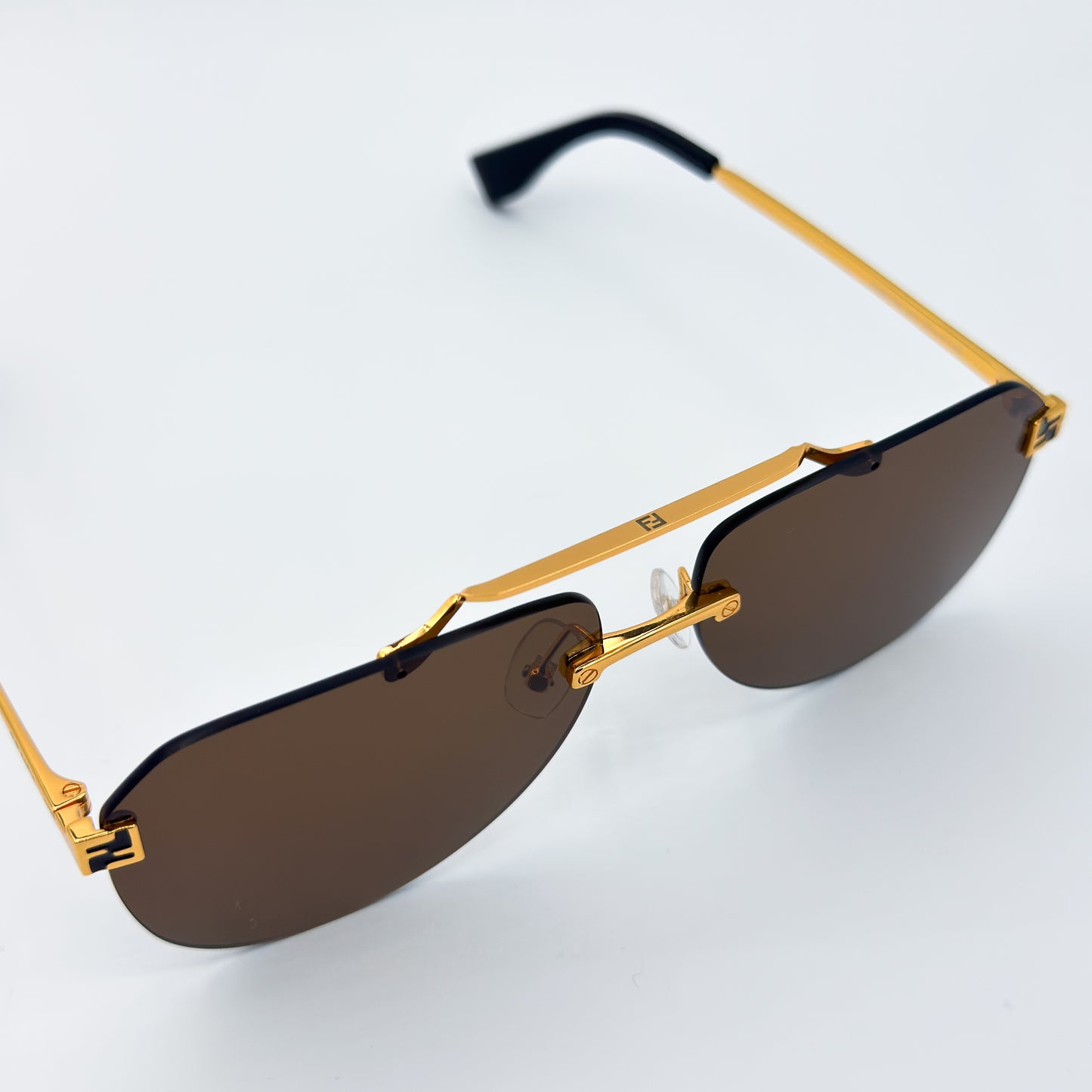 OA Fendi FE40115