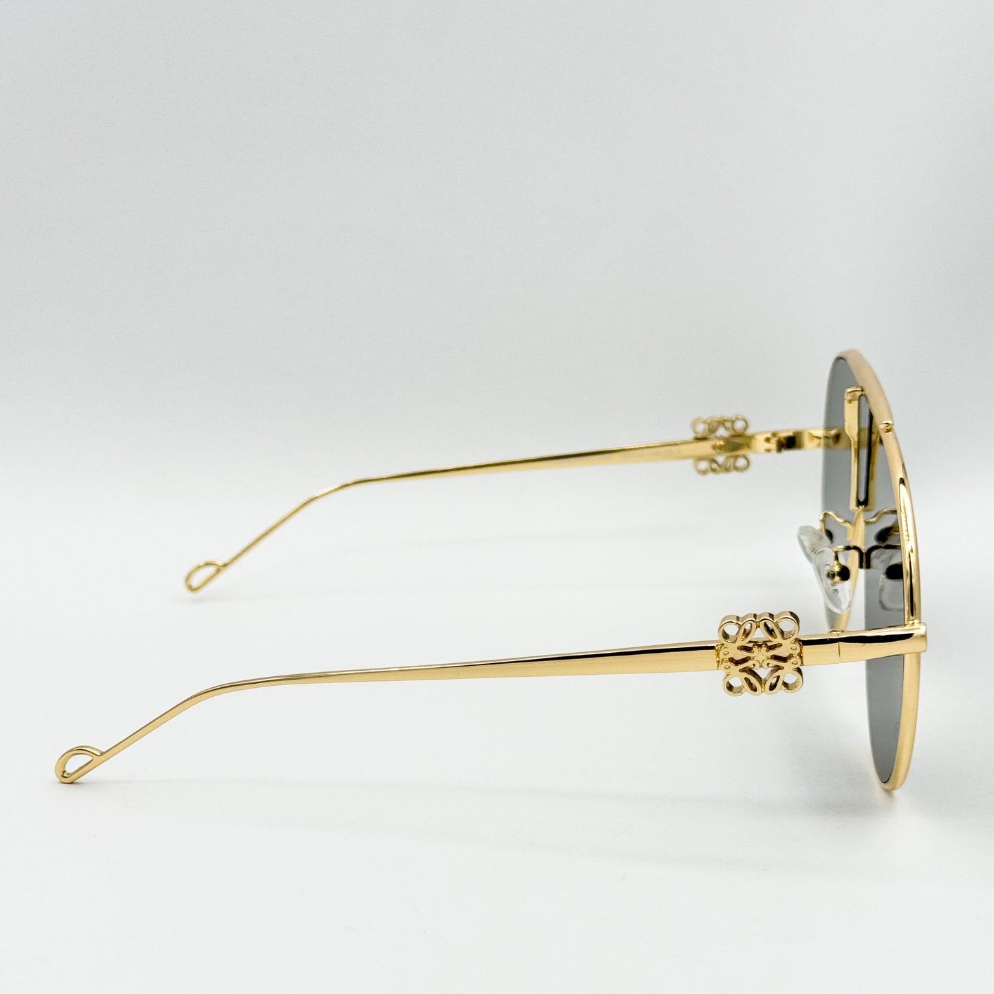 OA Loewe Shield Metal