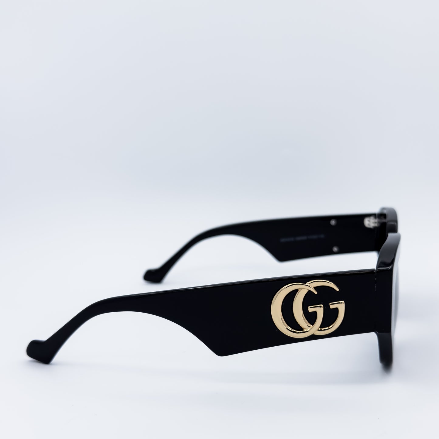 Gucci GG1421a