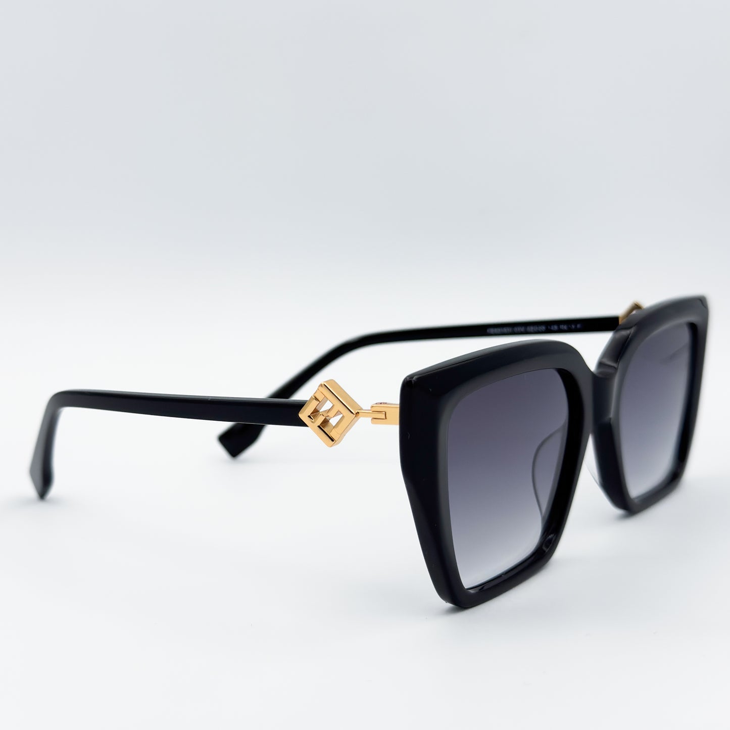 OA Fendi FE40161